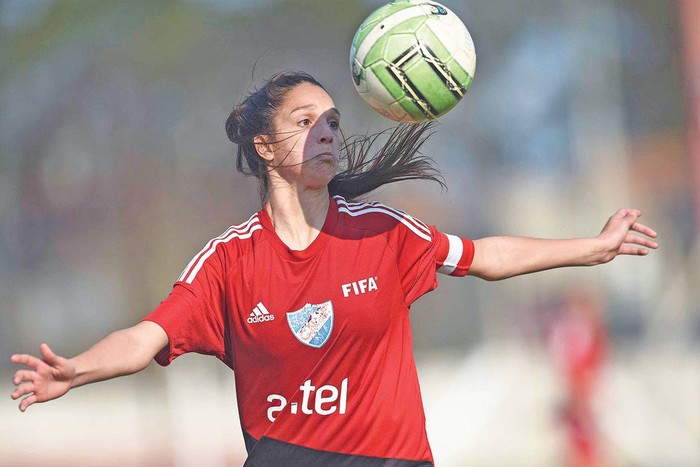 Romina Alanís, de Nacional de Florida, en el estadio Campeones Olímpicos, en Florida (archivo). · Foto: Fernando Morán