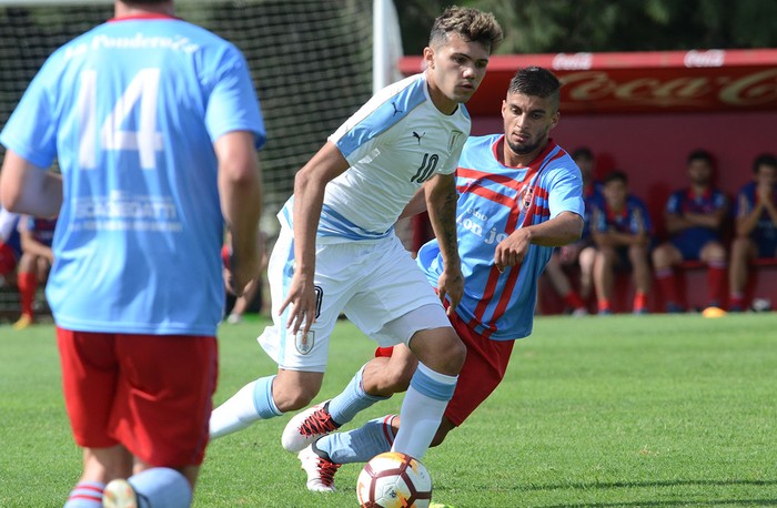 Nicolás Schiappacasse, durante un entrenamiento de la selección sub 20. · Foto: Pablo Vignali