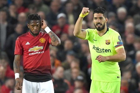 Luis Suárez, del Barcelona, festeja después de anotarle al Manchester United, ayer, en Old Trafford en Manchester, Inglaterra. · Foto: Lluis Gene, AFP Luis Suárez, del Barcelona, festeja después de anotarle al Manchester United, ayer, en Old Trafford en Manchester, Inglaterra. · Foto: Lluis Gene, AFP