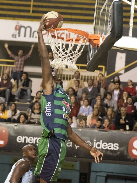 Chaz Crawford, de Urunday Universitario. · Foto: Ricardo Antúnez Chaz Crawford, de Urunday Universitario. · Foto: Ricardo Antúnez