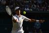 El serbio Novak Djokovic contra el estadounidense Denis Kudla, en Wimbledon 2019, Londres.
· Foto: Ben Stansall, AFP El serbio Novak Djokovic contra el estadounidense Denis Kudla, en Wimbledon 2019, Londres.
· Foto: Ben Stansall, AFP