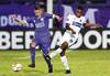 Martin Rabunal, de Defensor Sporting, y Oscar Gonzalez, de Monagas, el 17 de abril.
· Foto: Miguel Rojo Martin Rabunal, de Defensor Sporting, y Oscar Gonzalez, de Monagas, el 17 de abril.
· Foto: Miguel Rojo