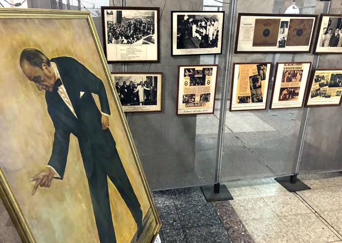 Exposición sobre tango, en la Intendencia de Montevideo. Foto: Martín Borteiro