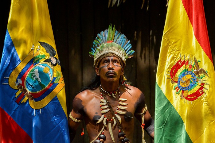 Un indígena colombiano Tikuna, durante la Cumbre Presidencial para el Amazonas, en la Universidad Nacional de Leticia, departamento de Amazonas, Colombia.

 · Foto: Raúl Arboleda, AFP