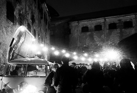 Clubraum en el Espacio de Arte Contemporáneo. Foto: Difusión s/d de autor (archivo, agosto de 2016) Clubraum en el Espacio de Arte Contemporáneo. Foto: Difusión s/d de autor (archivo, agosto de 2016)