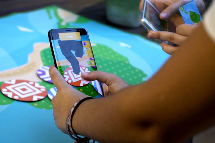 Foto principal del artículo 'Un juego de mesa con tecnología de realidad aumentada invita a viajar por Latinoamérica'