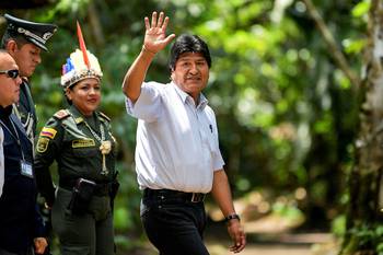Evo Morales arriba a un encuentro presidencial por la Amazonia en la Universidad Nacional de Colombia, en Leticia, departamento de Amazonia, el 6 de setiembre. Evo Morales arriba a un encuentro presidencial por la Amazonia en la Universidad Nacional de Colombia, en Leticia, departamento de Amazonia, el 6 de setiembre.