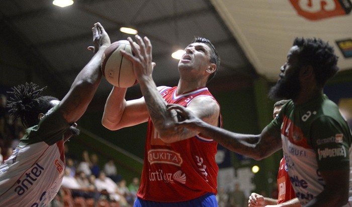 Aguada – Nacional, el lunes, en la cancha de Aguada. · Foto: Alessandro Maradei