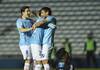 Gabriel Neves, Santiago Rodríguez y Gonzalo Bergessio, tras el segundo gol de Nacional a Danubio, convertido por Bergessio, en el Gran Parque Central.
· Foto: Fernando Morán Gabriel Neves, Santiago Rodríguez y Gonzalo Bergessio, tras el segundo gol de Nacional a Danubio, convertido por Bergessio, en el Gran Parque Central.
· Foto: Fernando Morán
