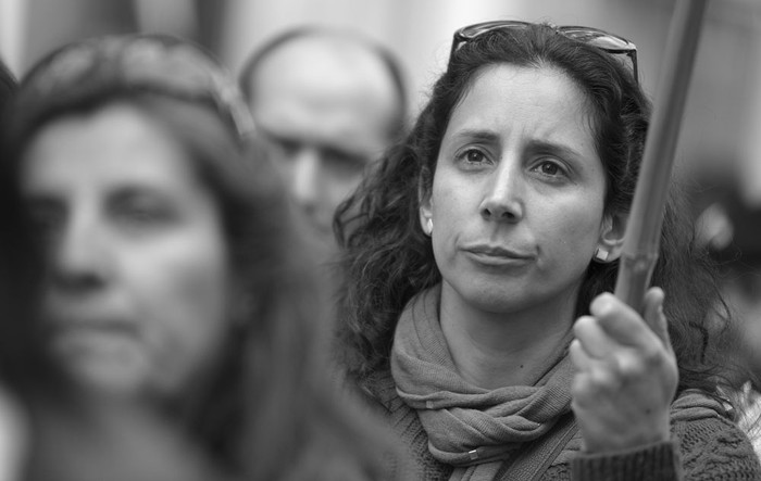 Concentración de la Coordinadora de Sindicatos de la Enseñanza del Uruguay, ayer, frente al Ministerio de Economía y Finanzas. Foto: Santiago Mazzarovich