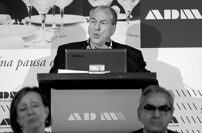 Ernesto Murro en el almuerzo de la Asociación de Dirigentes de Marketing, ayer, en Punta Cala. Foto: Pablo Vignali