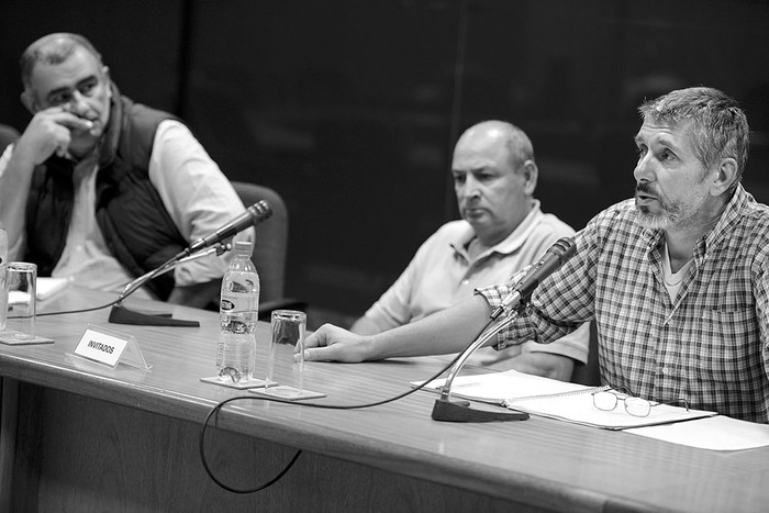Representantes del Sindicato de Nolir SA, del Grupo Caputto, ayer, en la comisión de Legislación
del Trabajo de la Cámara de Diputados. Foto: Santiago Mazzarovich