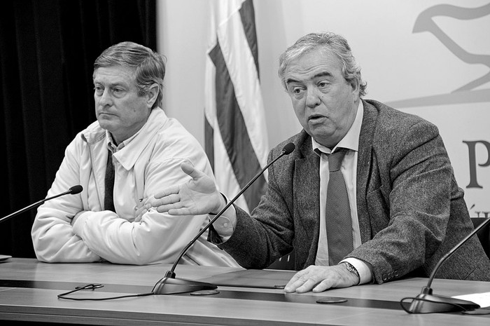 Guillermo Besozzi y Luis Alberto Heber en rueda de prensa, ayer, en la Torre Ejecutiva. Foto: Alvaro Salas, Presidencia