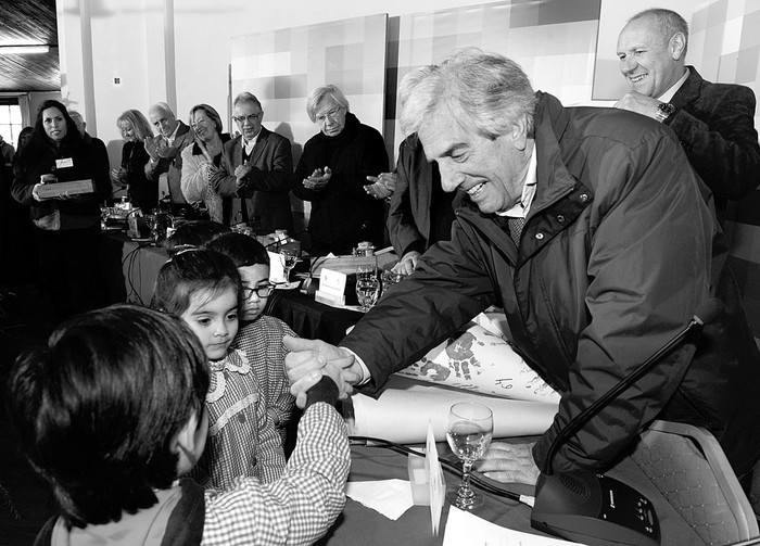 Tabaré Vázquez durante el Consejo de Ministros, ayer, en Fray Bentos. Foto: Presidencia, s/d de Autor