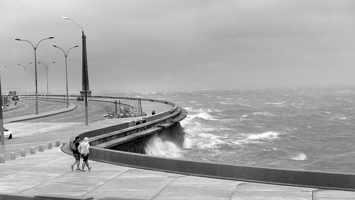 Temporal del domingo en la rambla Sur. Foto: Iván Franco
