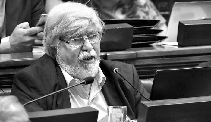 Eduardo Bonomi durante la interpelación, ayer, en la Cámara de Diputados. Foto: Federico Gutiérrez