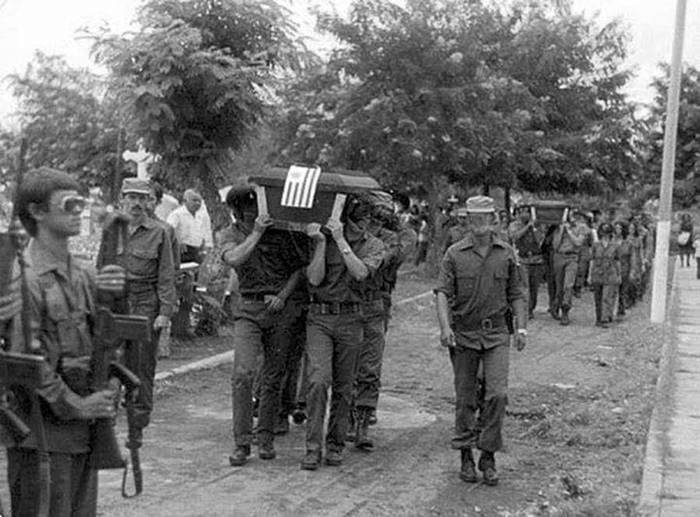 Sepelio de Héctor Altesor, en agosto de 1979, en Managua, Nicaragua. Foto: s/d de autor