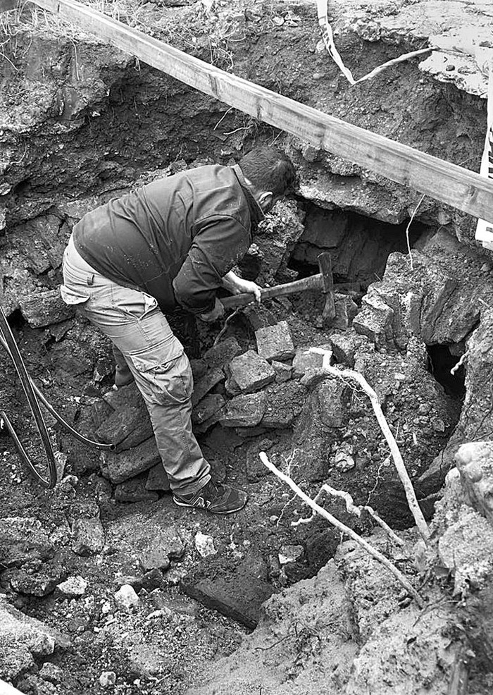 Excavación en el cuartel de bomberos de Salto. Foto: s/d de autor