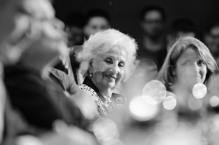 Estela de Carlotto ayer en el salón azul de la Intendencia de Montevideo. Foto: Alessandro Maradei
