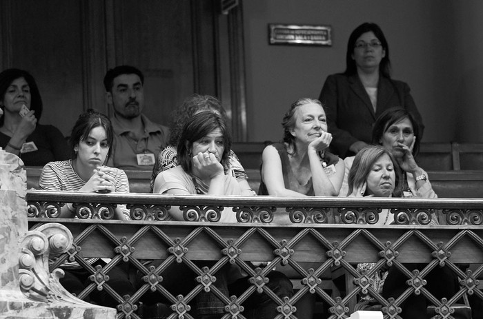 Integrantes de organizaciones contra la violencia de género, ayer, en las barras de la Cámara de Diputados. Foto: Pablo Vignali