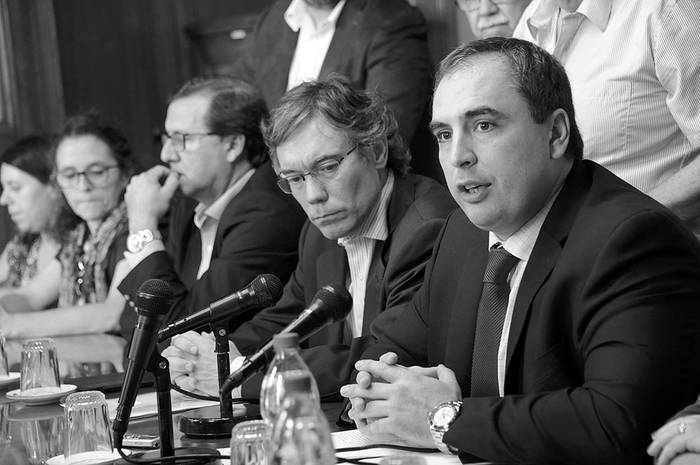 El subsecretario de Economía y Finanzas, Pablo Ferreri, ayer, en conferencia de prensa. Foto: Álvaro Salas, Presidencia
