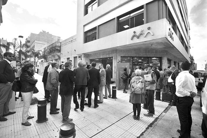 Inauguración de la nueva sede del Instituto Nacional de Cooperativismo, ayer, en la peatonal Sarandí. Foto: Federico Gutiérrez