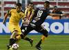 Cristian Rodriguez de Peñarol y Edis Ibarguen de The Strongest.
· Foto: Aizar Raldes Cristian Rodriguez de Peñarol y Edis Ibarguen de The Strongest.
· Foto: Aizar Raldes