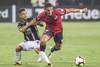 Gonzalo Bergessio, de Nacional, y Javier Maldonado, de Zamora, el 6 de marzo.
· Foto: Ronaldo Schemidt, AFP Gonzalo Bergessio, de Nacional, y Javier Maldonado, de Zamora, el 6 de marzo.
· Foto: Ronaldo Schemidt, AFP
