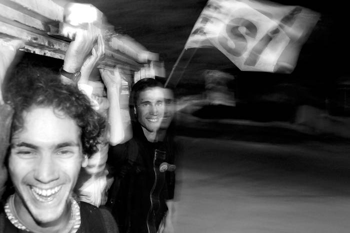 Participantes de una jornada de propaganda por la anulación de la ley de caducidad. (archivo, octubre de 2009) · Foto: Ricardo Antúnez