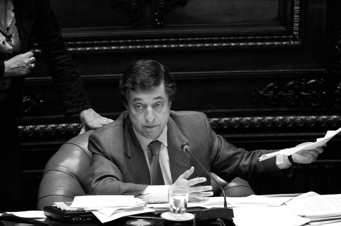 Gustavo Borsari, el martes durante la interpelación a los ministros Jorge Bruni y Gonzalo Fernández.  · Foto: Pablo Nogueira