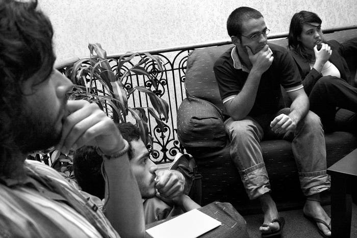 Camilo Do Santos, Matías Rodales, Carlos Pereira y Eleonor Gutierrez, ayer, durante el encuentro con ladiaria.  · Foto: Victoria Rodríguez