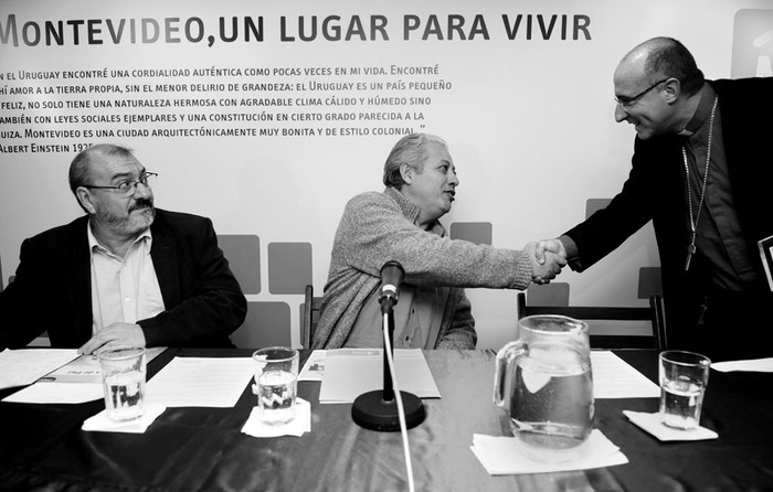 Óscar Gómez, Luis Leopold y Daniel Sturla, ayer en la Rural del Prado. / Foto: Javier Calvelo