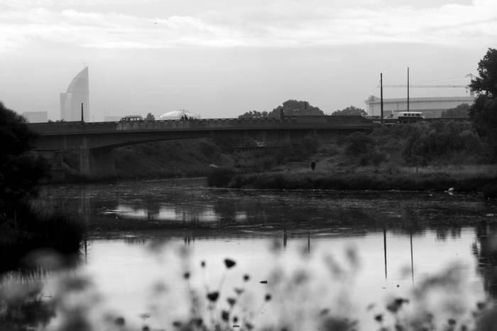  Puente sobre el arroyo Pantanoso visto desde el Polo Tecnológico e Industrial del Cerro. / Foto: Pedro Rincón (archivo, diciembre de 2012)