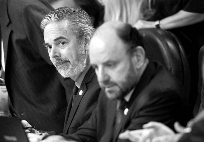 El canciller de Brasil, Antonio Patriota, y su similar de Chile, Alfredo Moreno, durante la Reunión Ordinaria del Consejo de Ministras y Ministros de Relaciones Exteriores de la Unión de Naciones Suramericanas (Unasur), el jueves, en Lima. · Foto: Paolo Aguilar, Efe