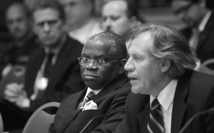 

Georges Chikotti, ministro de Relaciones Exteriores de Angola y el canciller Luis Almagro, ayer, durante la VII Reunión ministerial de la Zona de Paz y Cooperación del Atlántico Sur (Zopacas), en el hotel Radisson Victoria Plaza.  · Foto: Pablo Nogueira