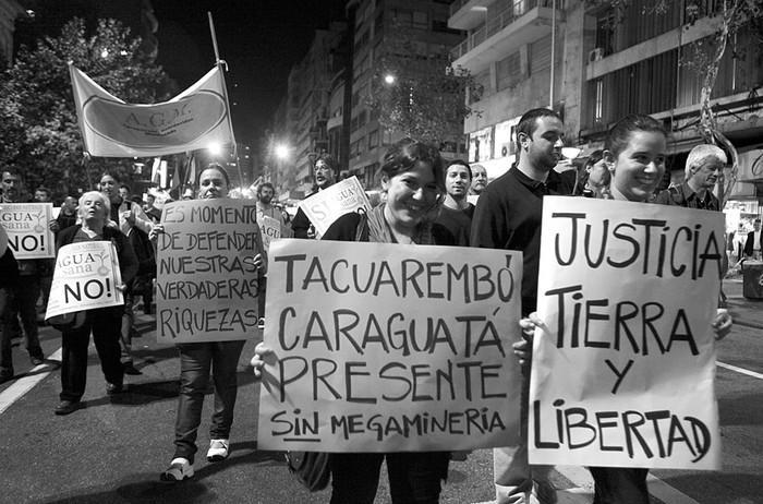 Cuarta Marcha Nacional en Defensa de la Tierra, el Agua y los Bienes Naturales, en rechazo a la minería a cielo abierto.  (archivo, mayo de 2013) · Foto: Pedro Rincón