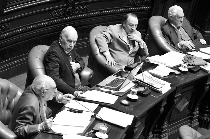 Alberto Couriel, Enrique Rubio, Óscar López Goldaracena y Luis José Gallo, ayer en el Senado. / foto: Javier Calvelo