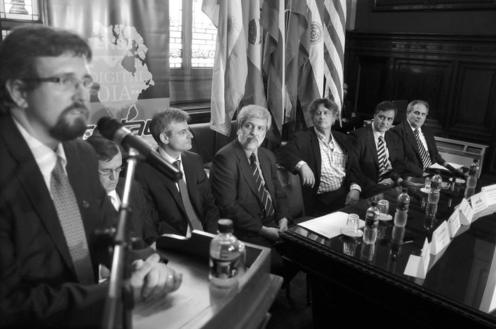 Seminario “Los desafíos de comunicación en América Latina”, ayer, en el Palacio Legislativo.  · Foto: Pablo Nogueira