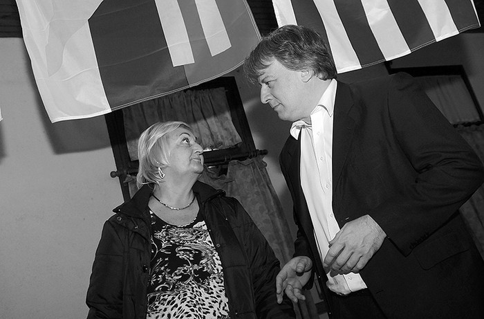 Liliam Kechichian y Fernando Lorenzo, ayer en Colón.  · Foto: Nicolás Celaya