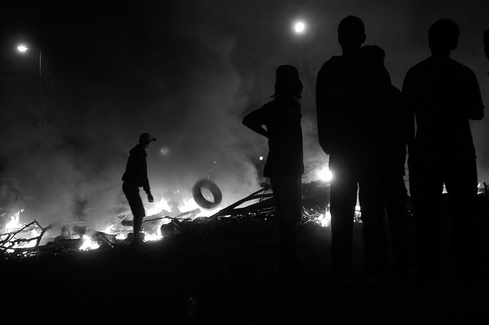 Movilización de vecinos de Santa Catalina tras la muerte de Sergio Lemos a manos de un policía. (archivo, noviembre de 2013) · Foto: Nicolás Celaya