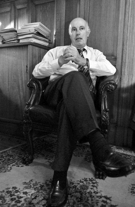 Enrique Rubio, durante el encuentro con la diaria en su despacho del Parlamento. · Foto: Javier Calvelo Enrique Rubio, durante el encuentro con la diaria en su despacho del Parlamento. · Foto: Javier Calvelo