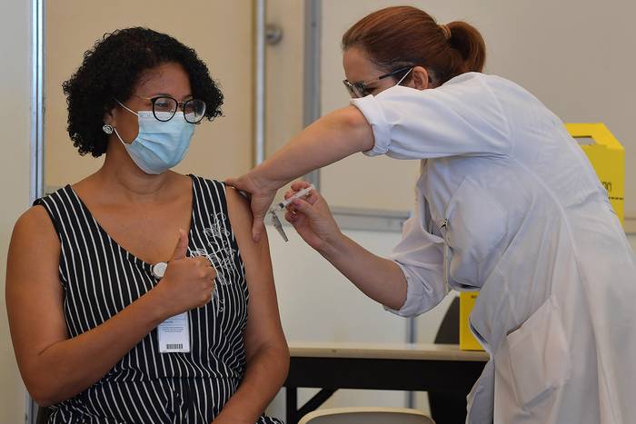 Vacunación del CoronaVac, en el Hospital de Clinicas, en San Pablo. El 18 de enero.  · Foto: Nelson Almeida, AFP