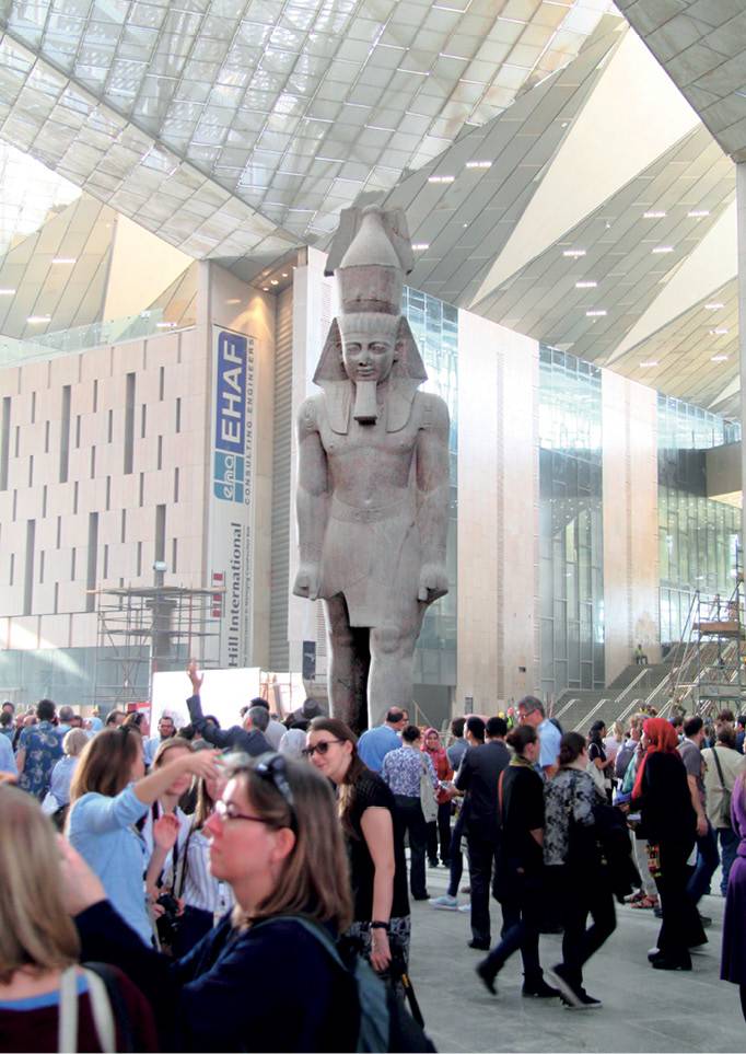 Entrada del Gran Museo Egipcio o “La Cuarta Piramide” en Giza, Egipto. Foto: sin datos de autor, difusión del GEM.