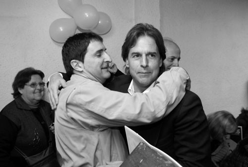 Carlos Iafigliola y Luis Lacalle Pou, durante la inauguración de la sede de la Lista 252, en Malvín. Foto:
 Nicolás Celaya (archivo, setiembre de 2013)