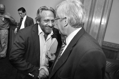 Francisco Beltrame y Tabaré Viera, ayer, en la comisión de Medio Ambiente, en el Palacio Legislativo. · Foto: Javier Calvelo