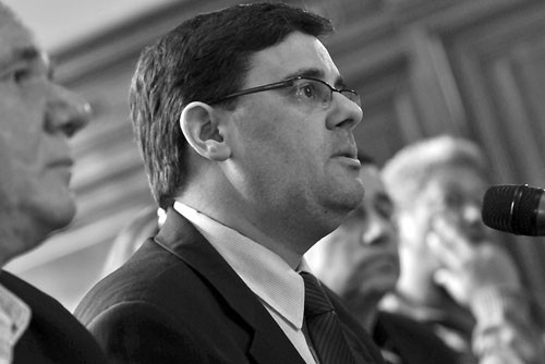 Fitzgerald Cantero, ayer, durante la instalación de la Comisión Pro Plebiscito Para Vivir en Paz, Yo Voto. Foto: Javier Calvelo