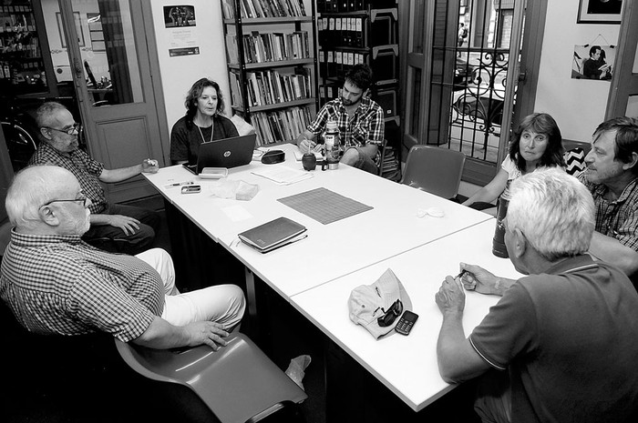 Reunión por el retiro de las tropas en Haití, ayer, en la sede del Servicio Paz y Justicia. Foto: Javier Calvelo