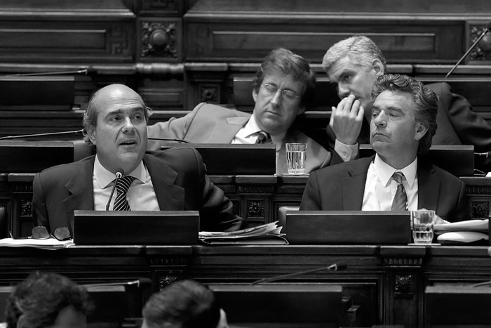 Pablo Abdala y Gerardo Amarilla, ayer, en la sesión de la Asamblea General. Foto: Pablo Nogueira