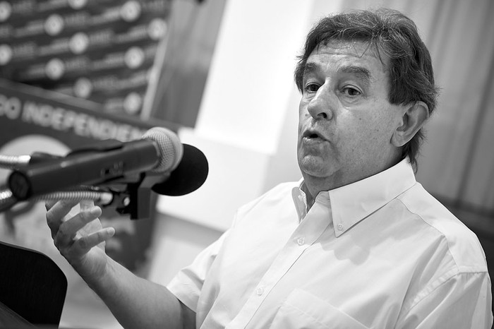 Iván Posada, ayer, en el lanzamiento de Alternativa Metropolitana, del Partido Independiente. Foto: Nicolás Celaya