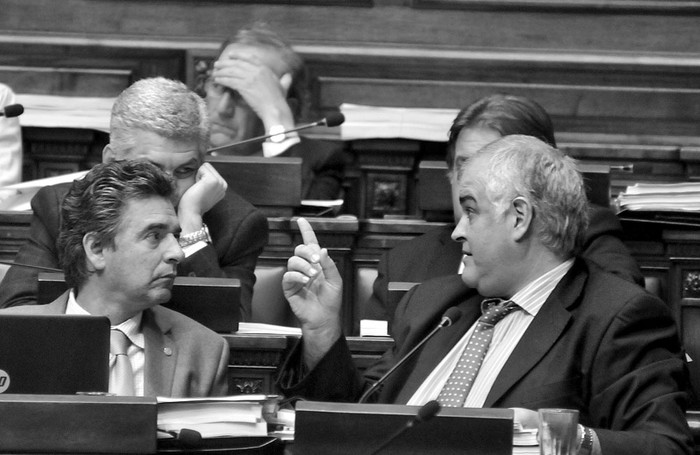 Los Diputados nacionalistas Rodrigo Goñi, Gerardo Amarilla y Gustavo Penadés, ayer, en la sesión de la Cámara de Diputados. Foto: Federico Gutiérrez